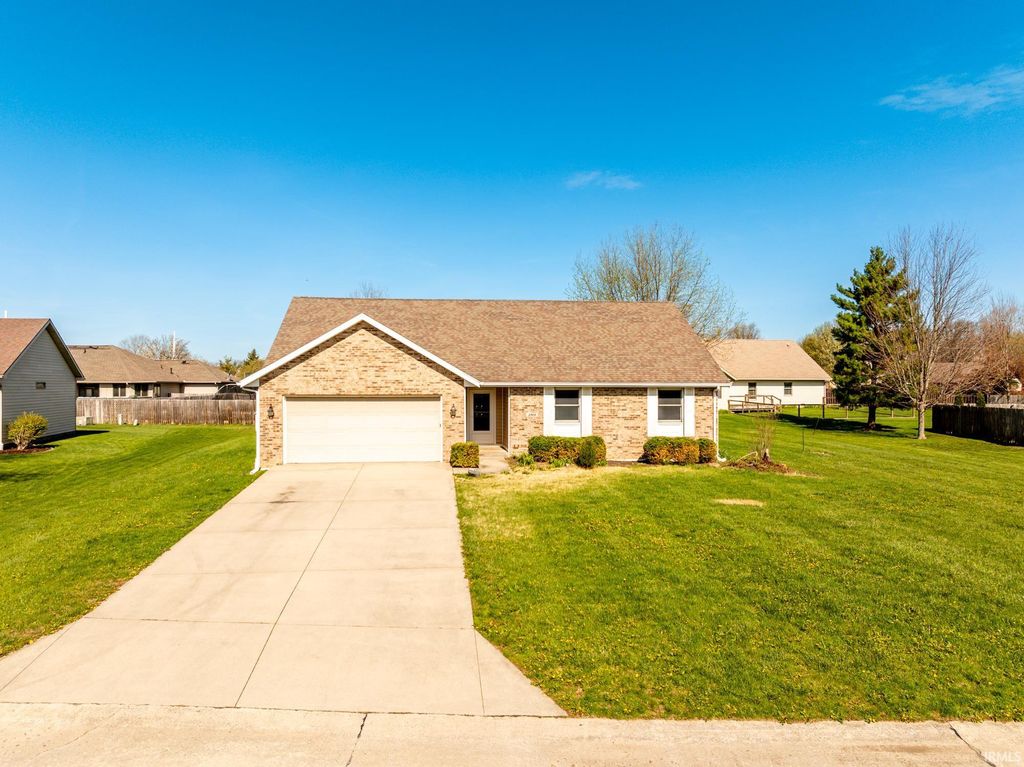 Photo of 1901 N Oriole Drive, Muncie, IN 47304 (MLS # 202612335)