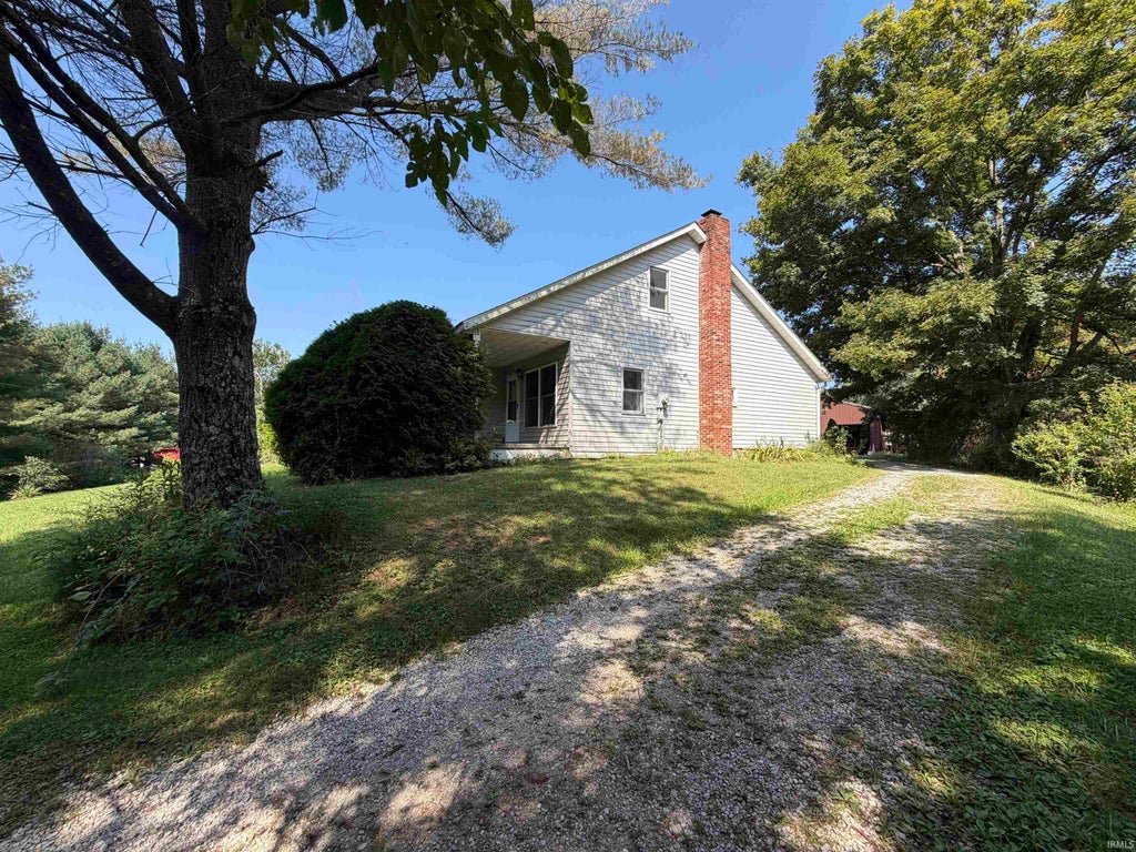 Photo of 187 Pea Ridge Road, Spencer, IN 47460 (MLS # 202637792)