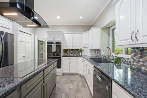 Tiny photo for 820 Deerwood Ridge, Lafayette, IN 47905 (MLS # 202618333)