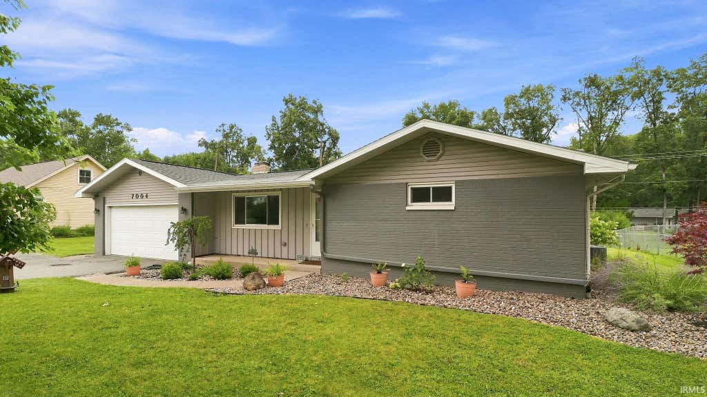Photo of 7004 Westlawn Drive, Fort Wayne, IN 46804 (MLS # 202632701)