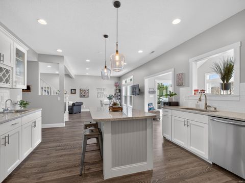 Tiny photo for 10469 N Moore Street, Syracuse, IN 46567 (MLS # 202611134)