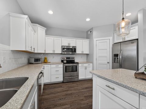 Tiny photo for 10469 N Moore Street, Syracuse, IN 46567 (MLS # 202611134)