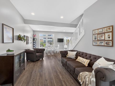Tiny photo for 10469 N Moore Street, Syracuse, IN 46567 (MLS # 202611134)