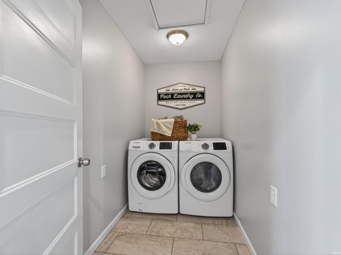 Tiny photo for 10469 N Moore Street, Syracuse, IN 46567 (MLS # 202611134)