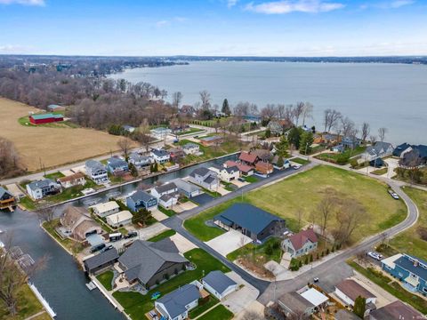 Tiny photo for 10469 N Moore Street, Syracuse, IN 46567 (MLS # 202611134)