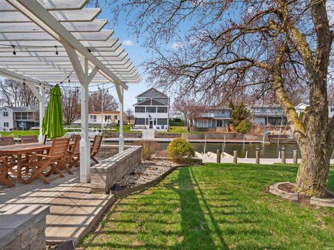 Tiny photo for 10469 N Moore Street, Syracuse, IN 46567 (MLS # 202611134)