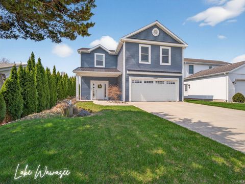 Photo of 10469 N Moore Street, Syracuse, IN 46567 (MLS # 202611134)