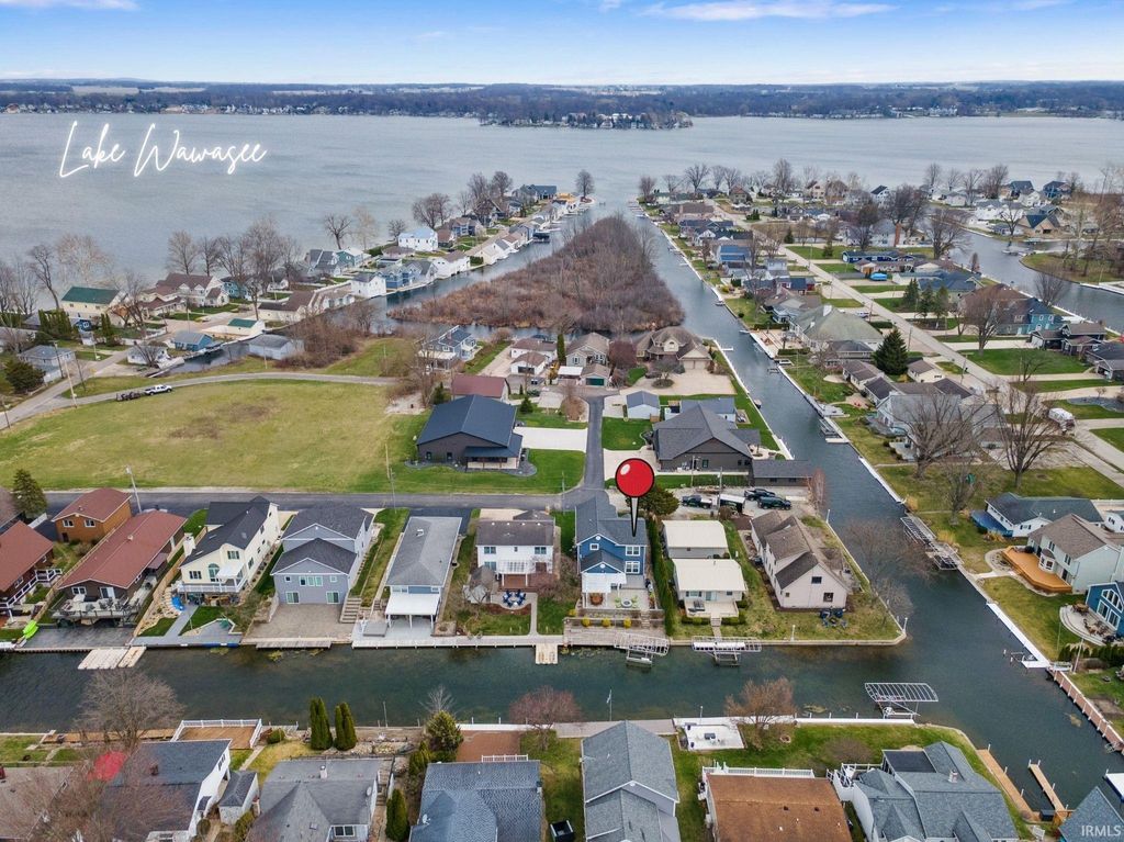 Photo of 10469 N Moore Street, Syracuse, IN 46567 (MLS # 202611134)