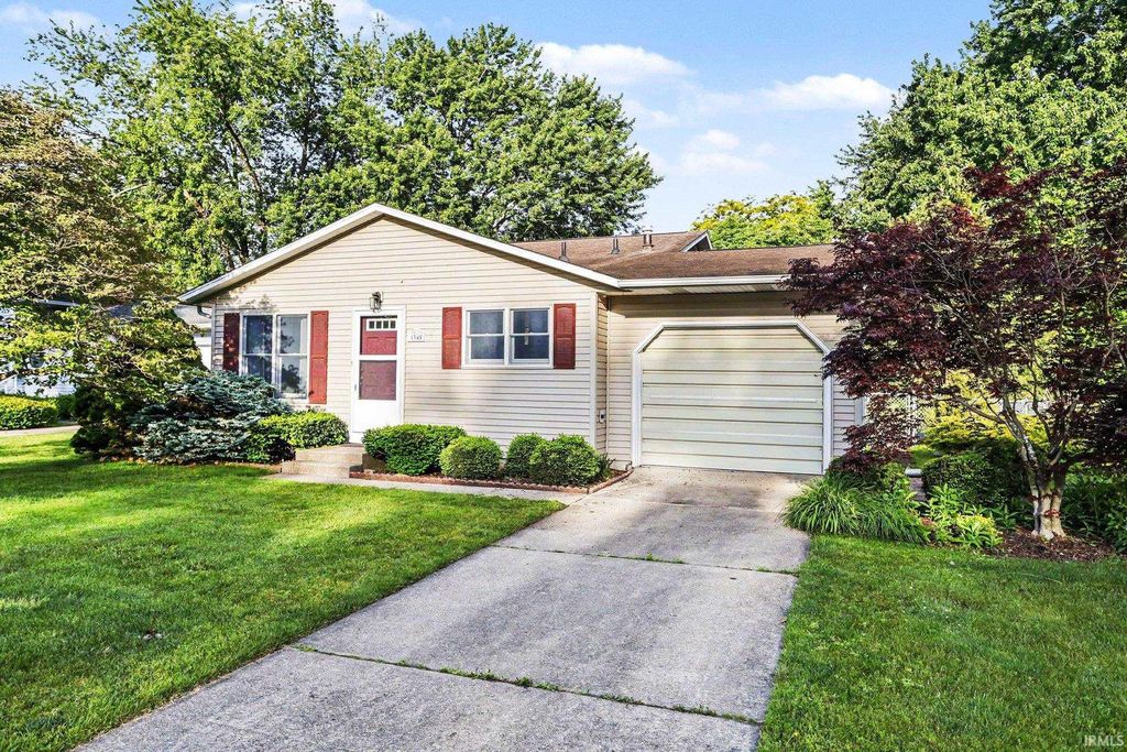 Photo of 1345 Providence Court, Mishawaka, IN 46544 (MLS # 202620109)
