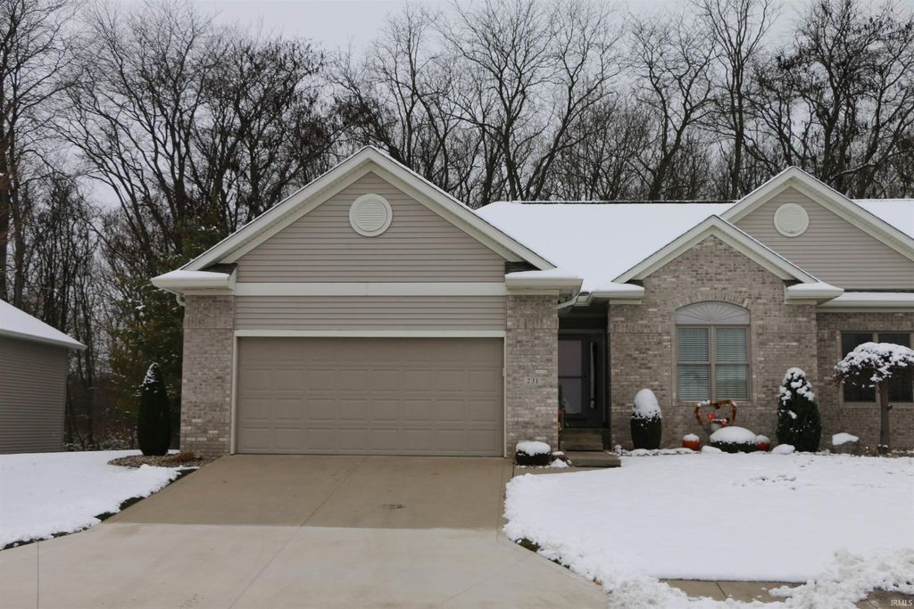 Photo of 231 River Park Drive, Middlebury, IN 46540 (MLS # 202547552)