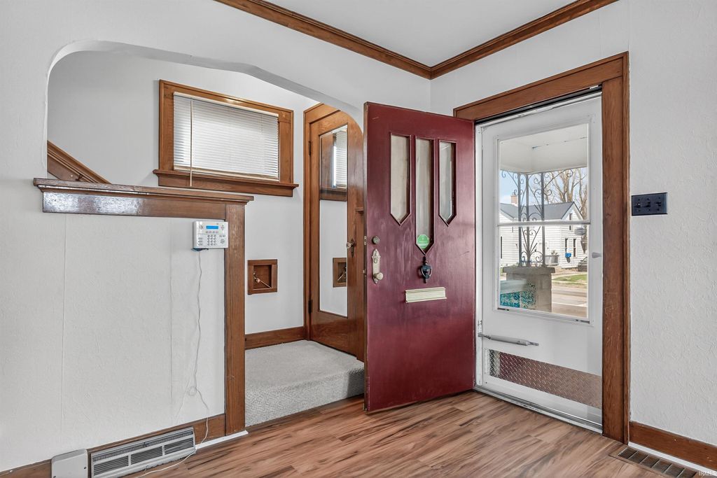 Photo of 1905 Spring Street, Fort Wayne, IN 46808 (MLS # 202610485)