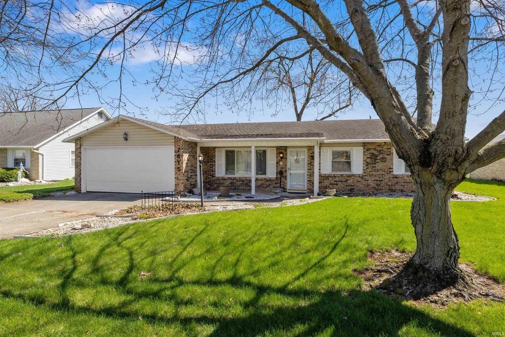 Photo of 7615 Verona Drive, Fort Wayne, IN 46816 (MLS # 202612331)