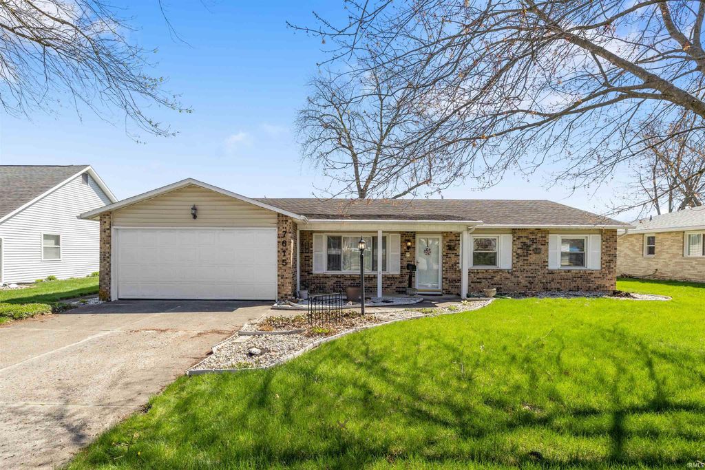 Photo of 7615 Verona Drive, Fort Wayne, IN 46816 (MLS # 202612331)