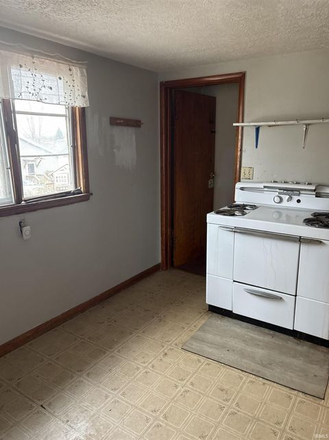 Tiny photo for 903 N Courtland Avenue, Kokomo, IN 46901 (MLS # 202605701)