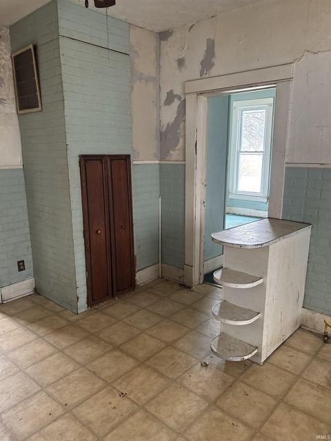 Tiny photo for 903 N Courtland Avenue, Kokomo, IN 46901 (MLS # 202605701)