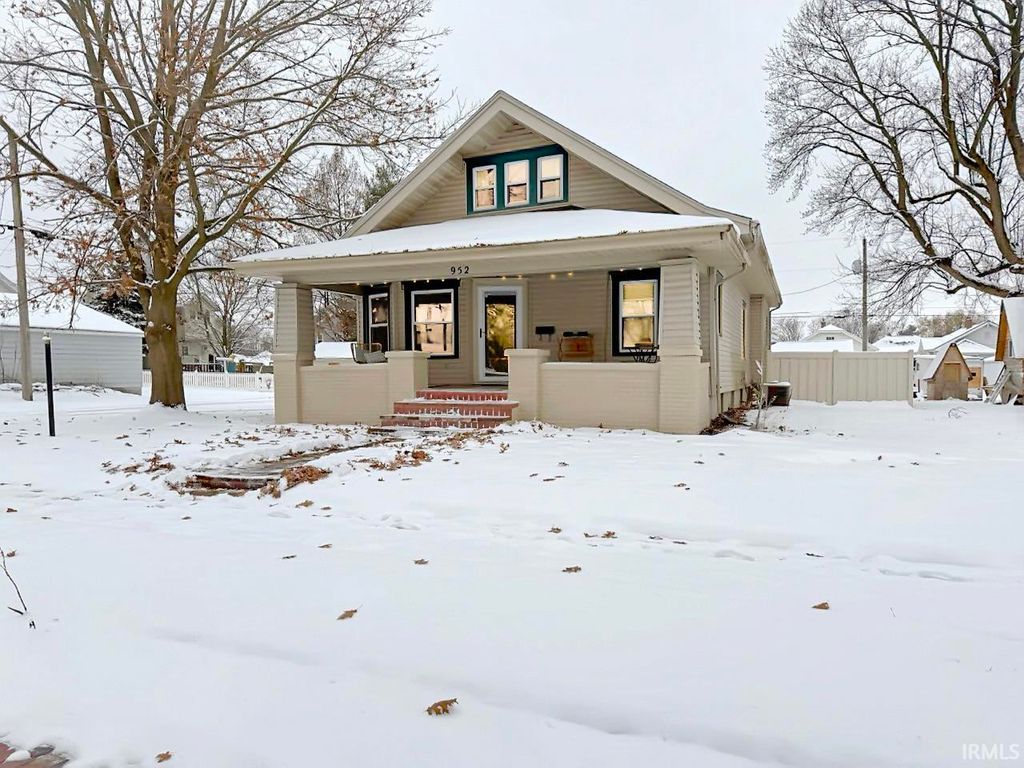 Photo of 952 Given Street, Frankfort, IN 46041 (MLS # 202548055)