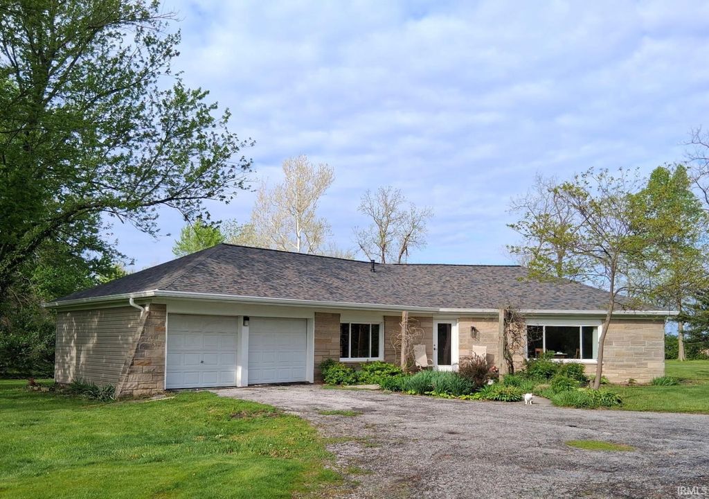 Photo of 10116 Goshen Road, Fort Wayne, IN 46818 (MLS # 202617427)