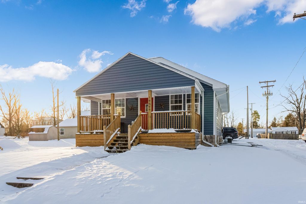 Photo of 10009 E Jackson Street, Selma, IN 47383 (MLS # 202549149)