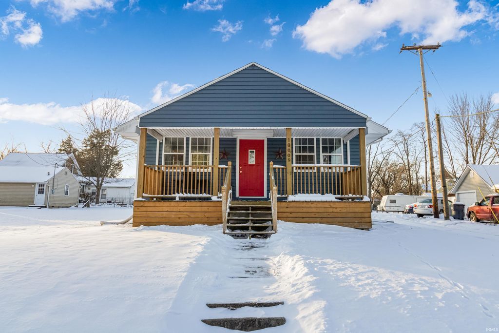 Photo of 10009 E Jackson Street, Selma, IN 47383 (MLS # 202549149)