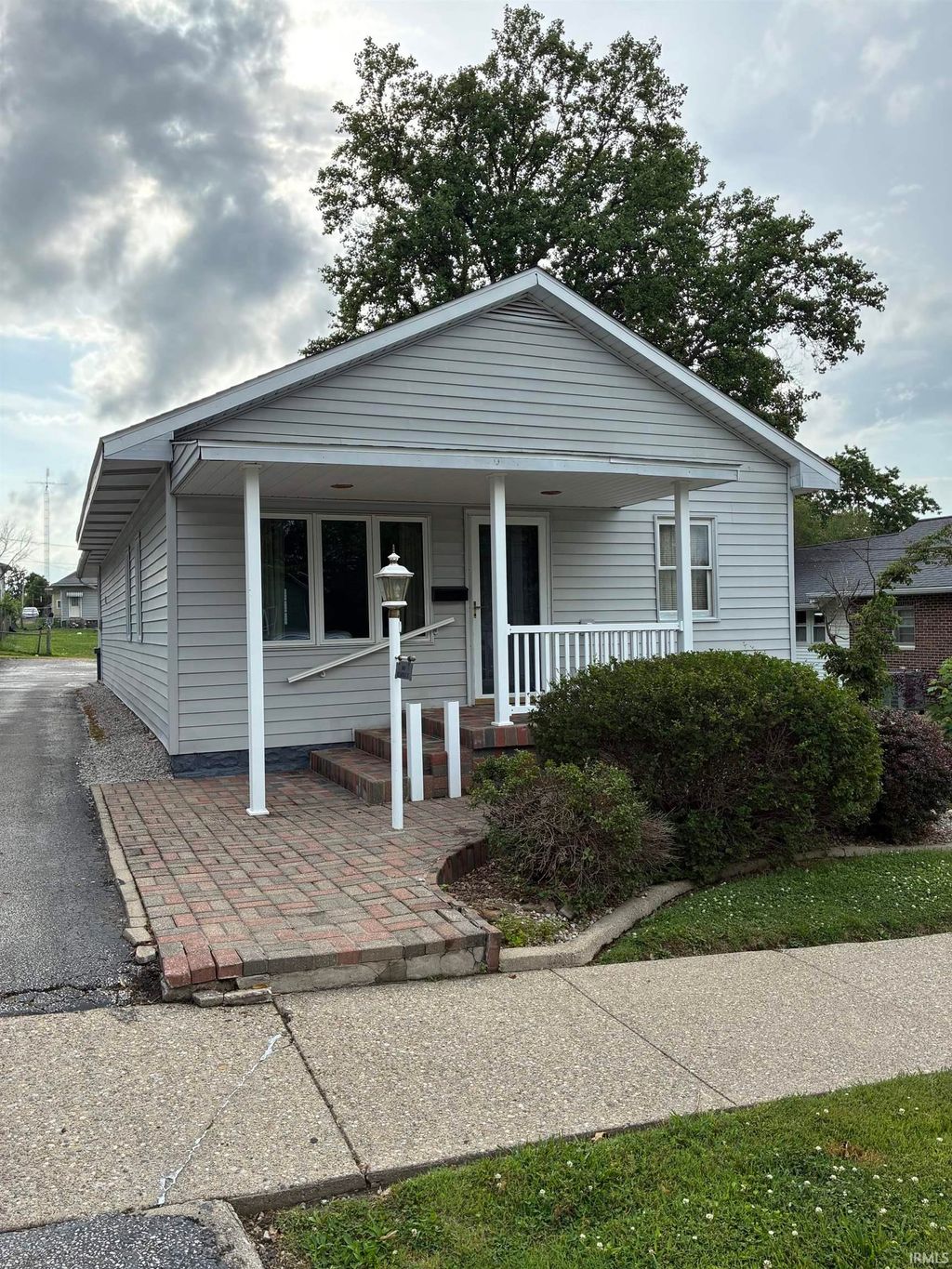Photo of 909 N Washington Street, Bicknell, IN 47512 (MLS # 202622274)