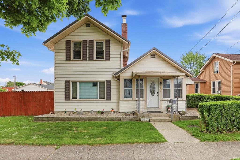 Photo of 321 W 2nd Street, Auburn, IN 46706 (MLS # 202619262)