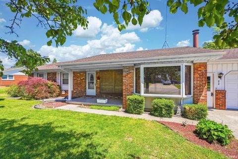 Tiny photo for 412 Roosevelt Drive, Princeton, IN 47670 (MLS # 202618496)