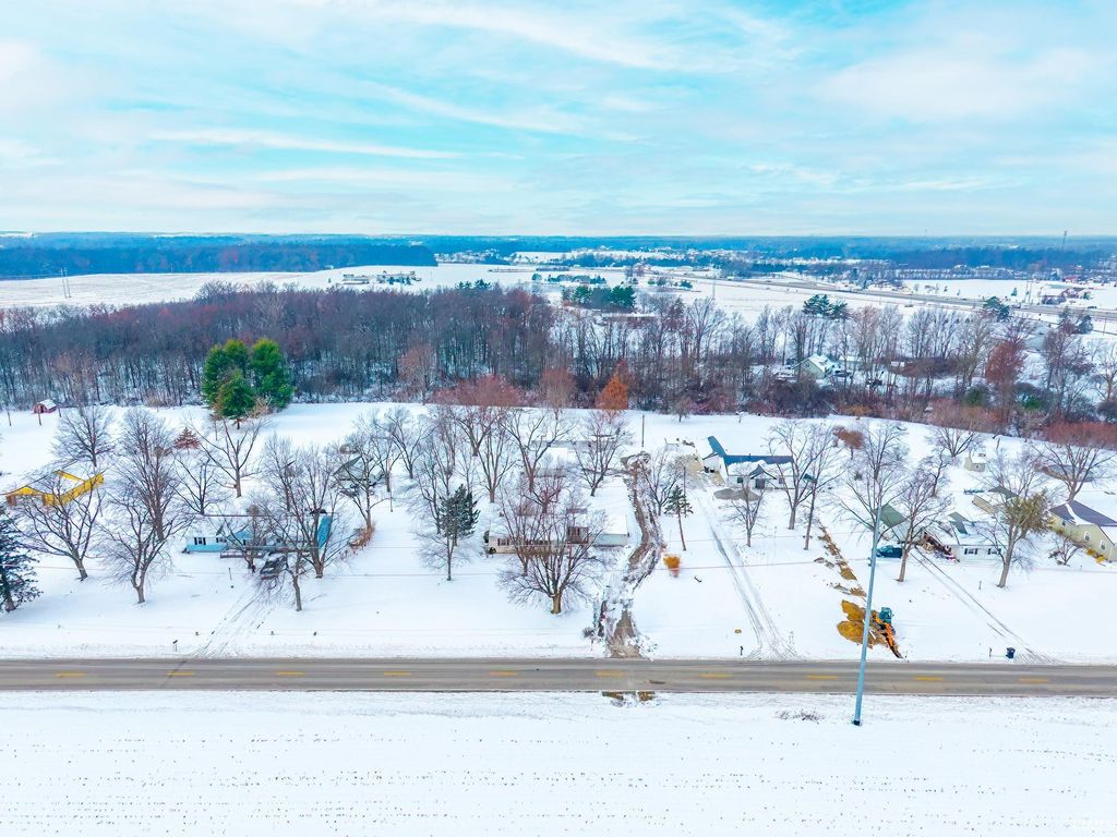 Photo of 10630 Marion Center Road, Fort Wayne, IN 46816 (MLS # 202600296)