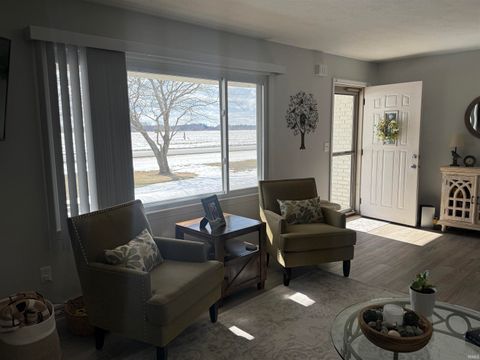 Tiny photo for 6413 E 175 N, Monticello, IN 47960 (MLS # 202605678)