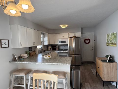 Tiny photo for 6413 E 175 N, Monticello, IN 47960 (MLS # 202605678)