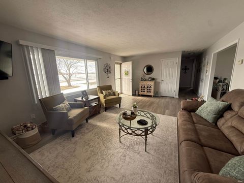 Tiny photo for 6413 E 175 N, Monticello, IN 47960 (MLS # 202605678)