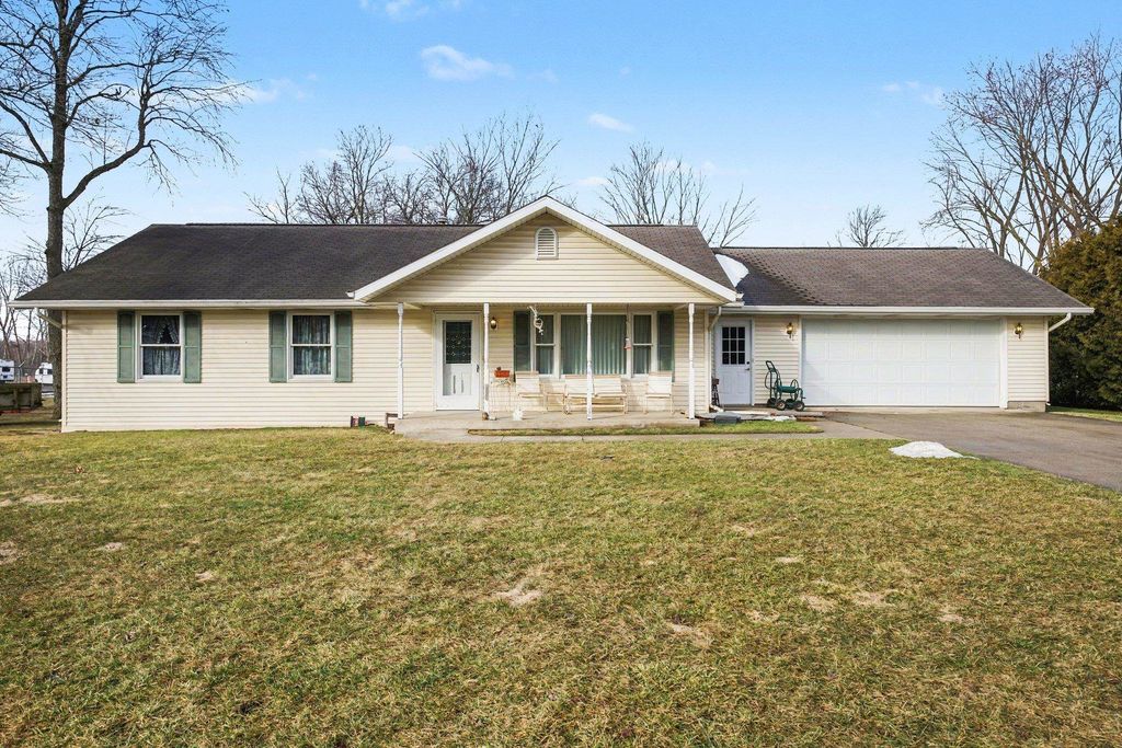 Photo of 57949 County Road 37, Middlebury, IN 46540 (MLS # 202605114)