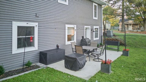 Tiny photo for 1301 S Stull Avenue, Bloomington, IN 47401 (MLS # 202644909)