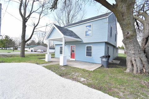 Photo of 112 W Allen Street, Kentland, IN 47951 (MLS # 202612485)