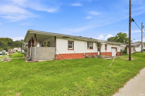 Tiny photo for 1622 Ross Street, New Castle, IN 47362 (MLS # 202639145)