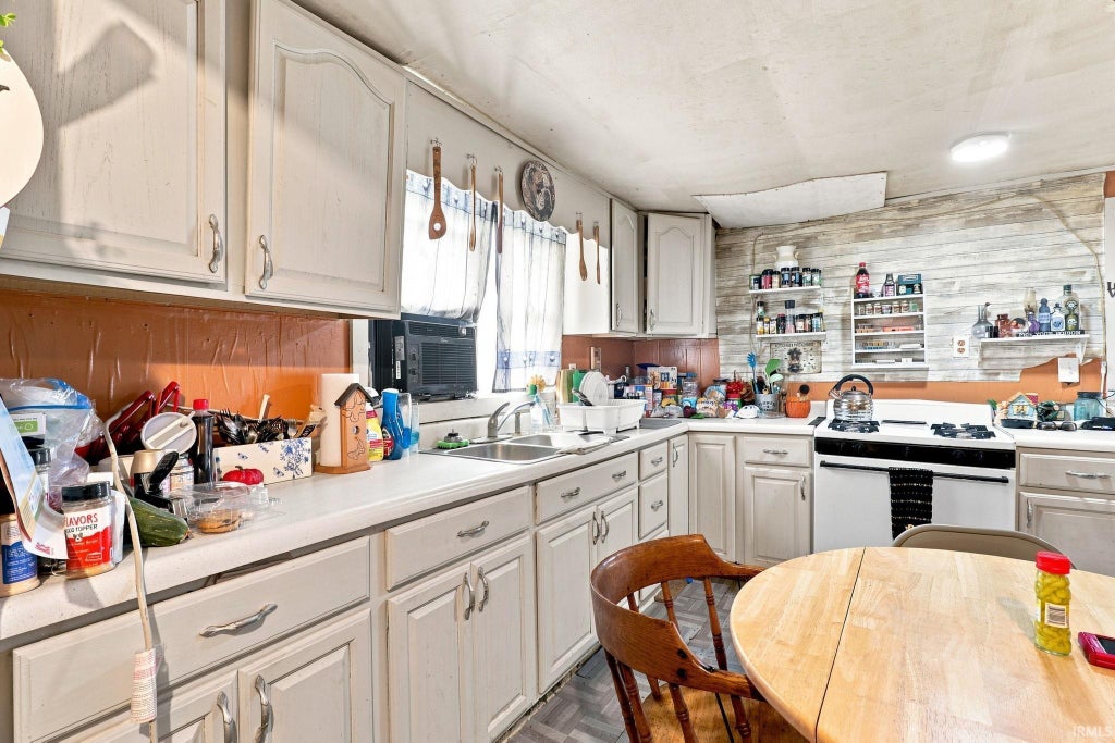 Photo of 1622 Ross Street, New Castle, IN 47362 (MLS # 202639145)