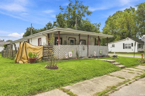 Tiny photo for 1622 Ross Street, New Castle, IN 47362 (MLS # 202639145)