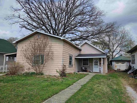 Photo of 1804 Main Street, Vincennes, IN 47591 (MLS # 202611972)