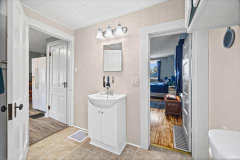 Tiny photo for 526 E Walnut Street, Greentown, IN 46936 (MLS # 202632890)