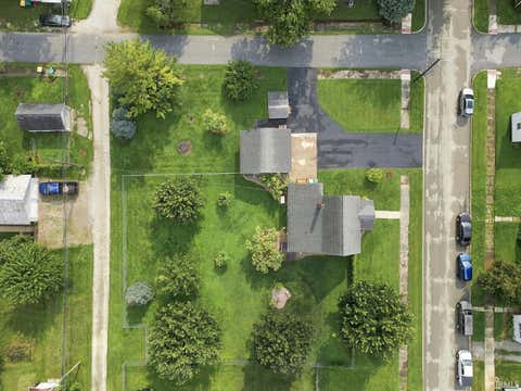 Tiny photo for 526 E Walnut Street, Greentown, IN 46936 (MLS # 202632890)