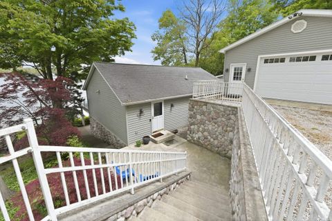 Tiny photo for 9715 E 645 S Road, Wolcottville, IN 46795 (MLS # 202618562)