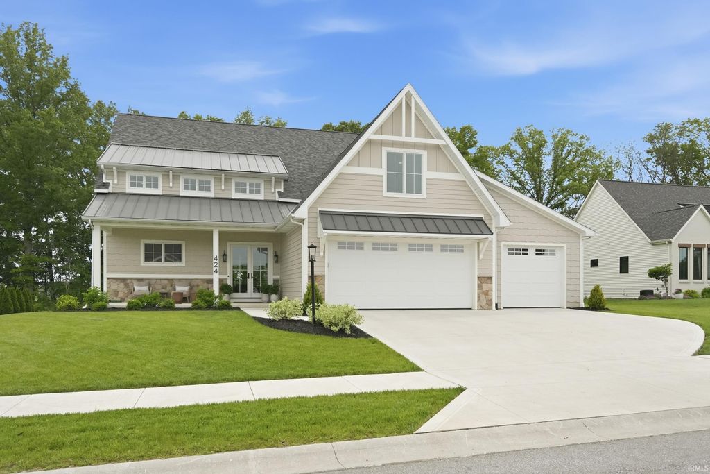 Photo of 424 Gatcombe Run, Fort Wayne, IN 46845 (MLS # 202620545)
