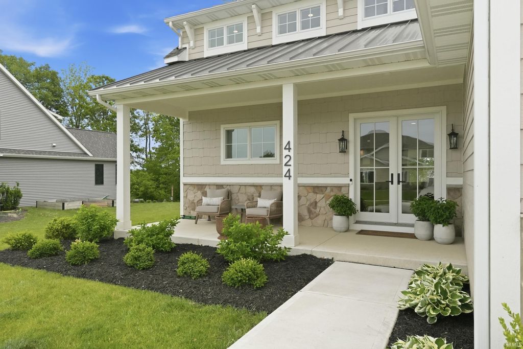 Photo of 424 Gatcombe Run, Fort Wayne, IN 46845 (MLS # 202620545)