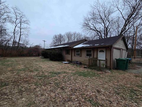 Photo of 4735 Eisenhower Road, Lafayette, IN 47905 (MLS # 202548851)