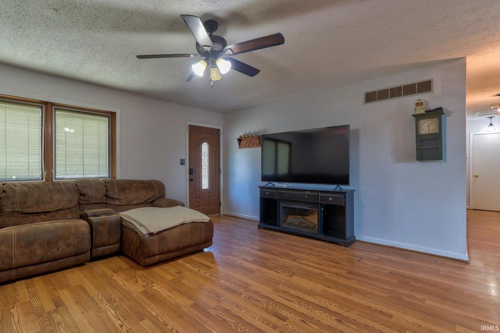 Photo of 670 S Burkhardt Road, Evansville, IN 47715 (MLS # 202604617)