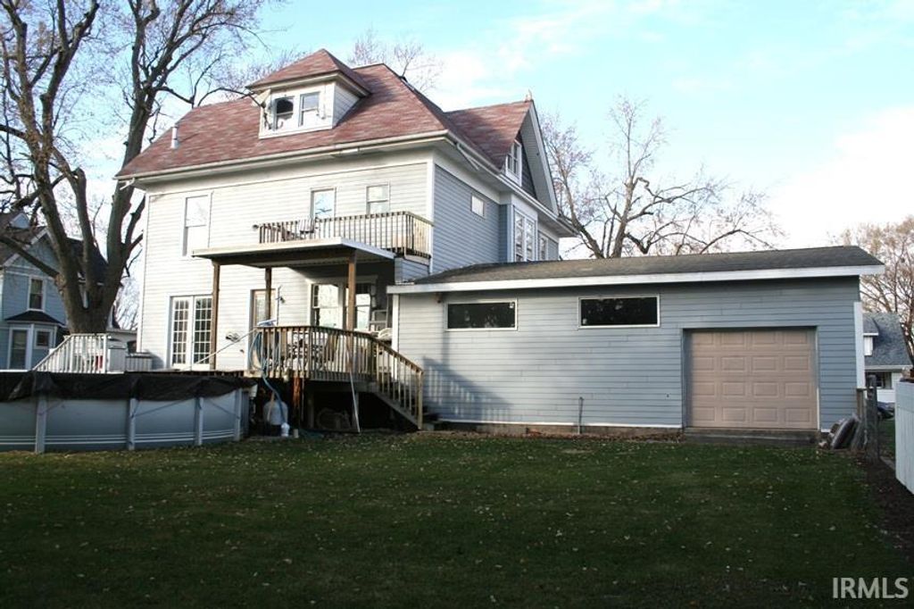 Photo of 1353 E CLINTON ST. St, Frankfort, IN 46041 (MLS # 202547379)