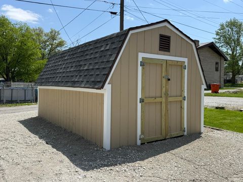 Tiny photo for 563 S Bluff Street, Monticello, IN 47960 (MLS # 202614585)