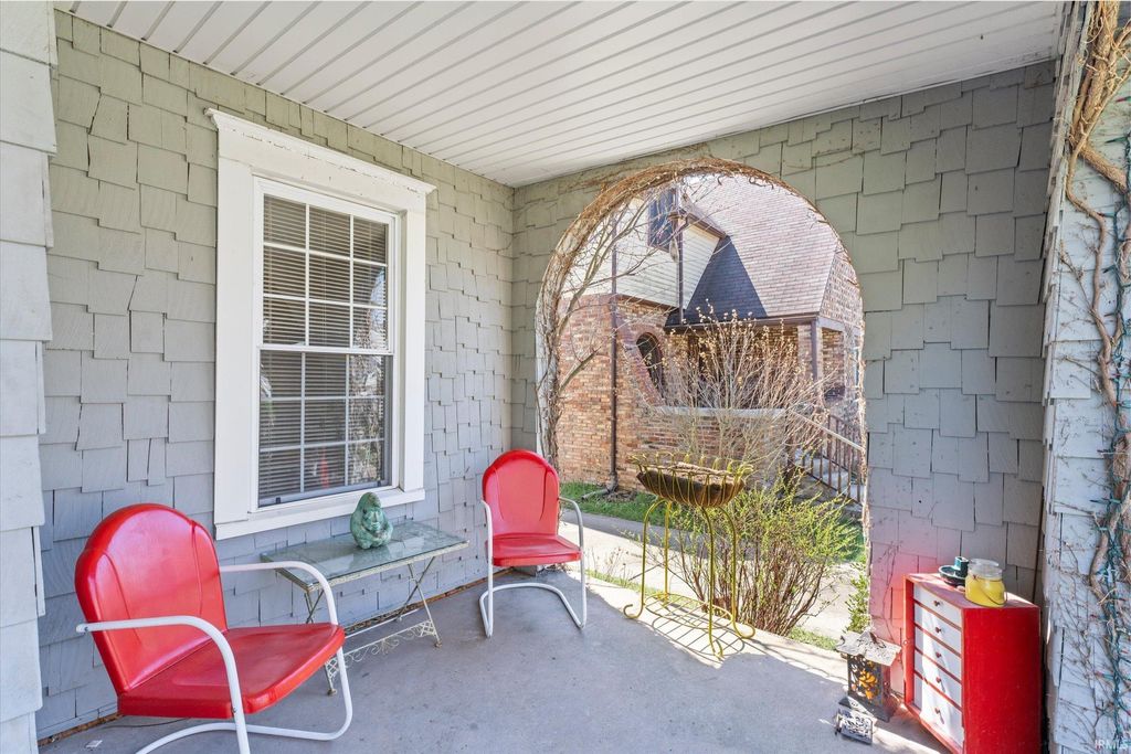 Photo of 402 Parkovash Avenue, South Bend, IN 46617 (MLS # 202612167)