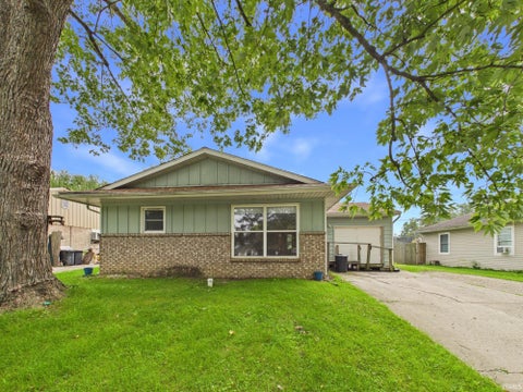 Photo for 4 White Oak Court
