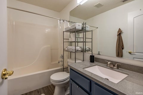 Tiny photo for 3528 S Glasgow Circle, Bloomington, IN 47403 (MLS # 202624711)