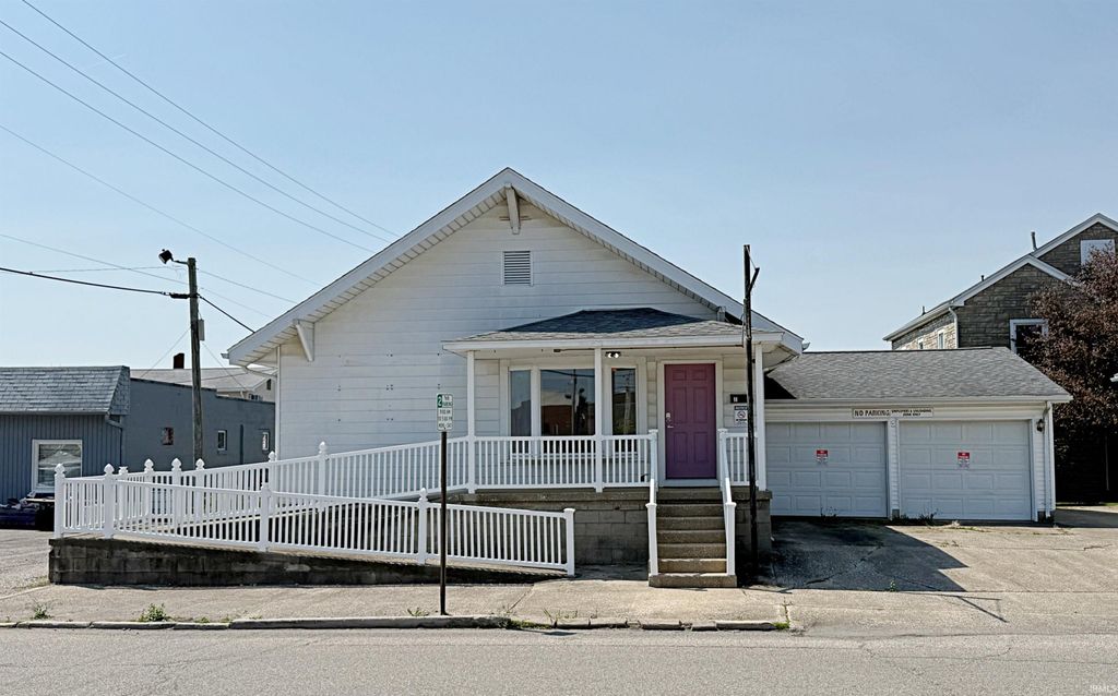 Photo of 11 N Meridian Street, Washington, IN 47501 (MLS # 202612401)